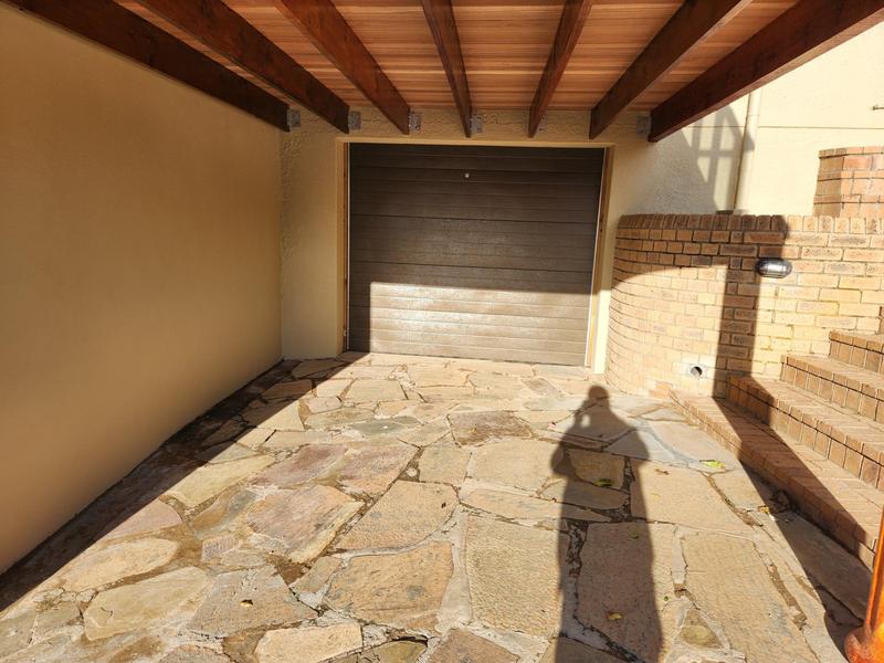 To Let 2 Bedroom Property for Rent in University Estate Western Cape